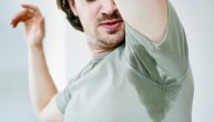 Neočekivana zamena za dezodorans: Jednim potezom "ubijte" miris znoja na 24 sata