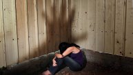 Pre četiri godine svet je bio šokiran: Devojku (16) silovali 90 puta tokom vikenda! (VIDEO)