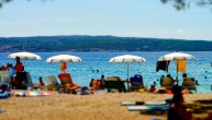 Bezobrazluk konobara na hrvatskim plažama: Izbacili tinejdžera jer nije imao novca da plati piće i ležaljku